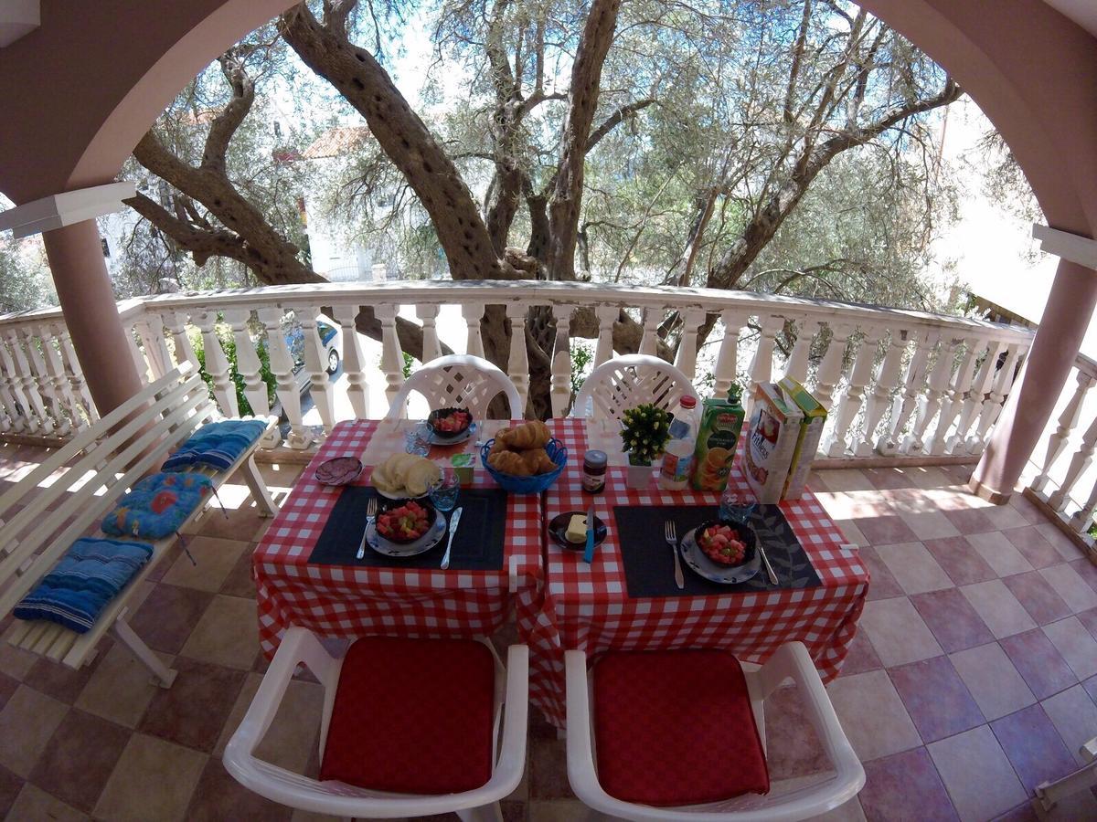 Apartment Pavle Perovic Sveti Stefan Buitenkant foto